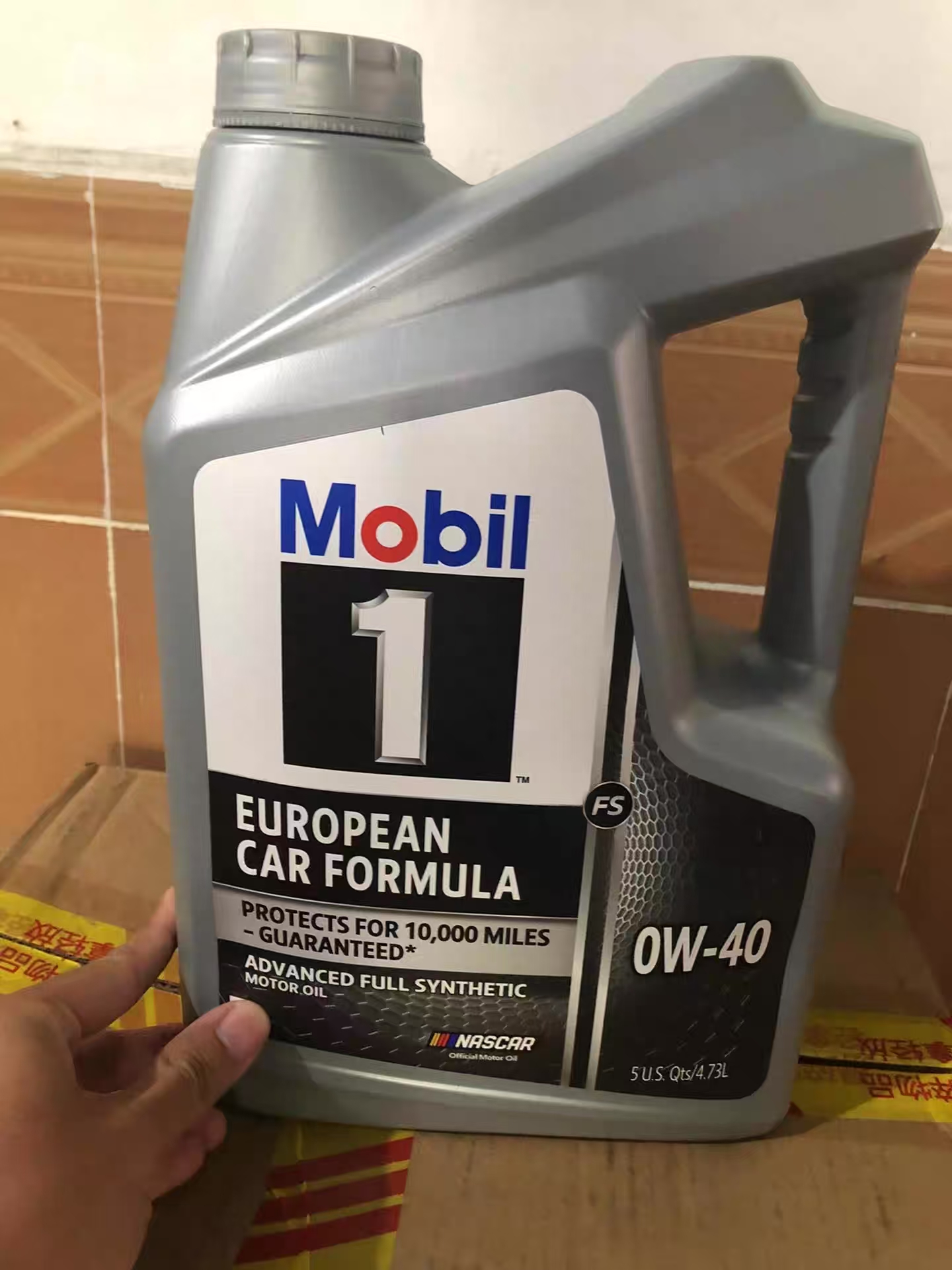 ZYQ3 MOBIL 1 Europeisk bilformel 0W40 4,73 liter Mobil 1 Motorolja Högpresterande Smörjmedel och rengöringsmedel