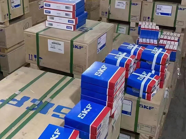 Koniska rullager för bil